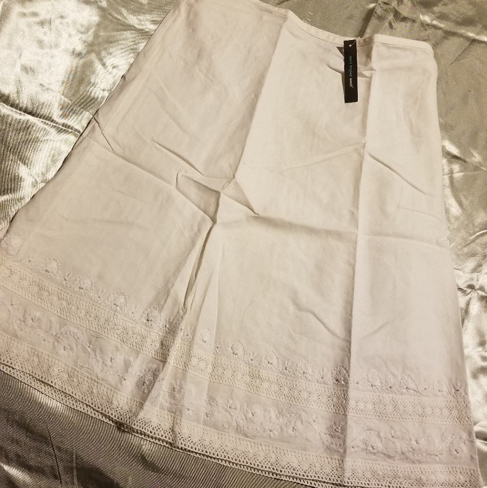 White Linen Embroidered Skirt ~ Sz 8
